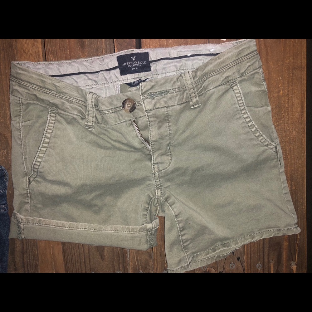 American eagle olive green shorts